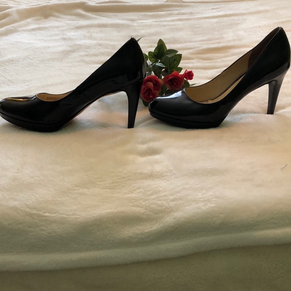 Black patent Cole Haan heels - 9.5 - Picture 2 of 8